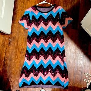 Cute shirt dress, great for upscale casual. MEDIUM